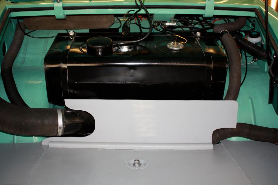 Багажник Amphicar 770 Convertible 1965 года  (фото 2 из 14)